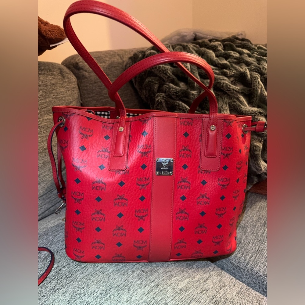 Brand new MCM Liz Shopped Reversible bag